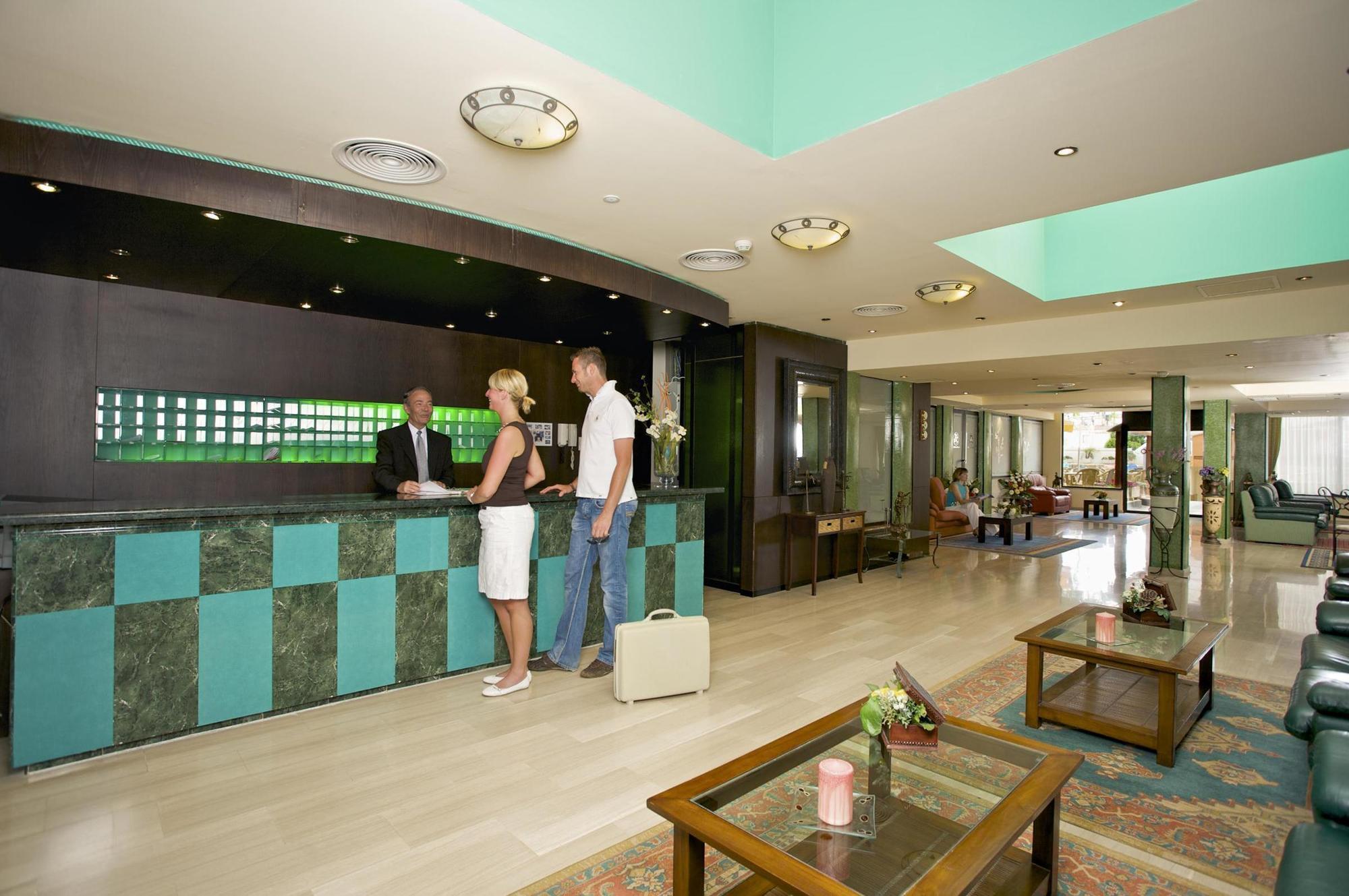 Aparthotel y Hotel Paguera Beach Peguera Interior foto