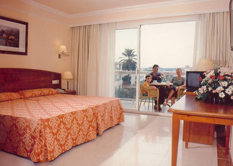 Aparthotel y Hotel Paguera Beach Peguera Habitación foto